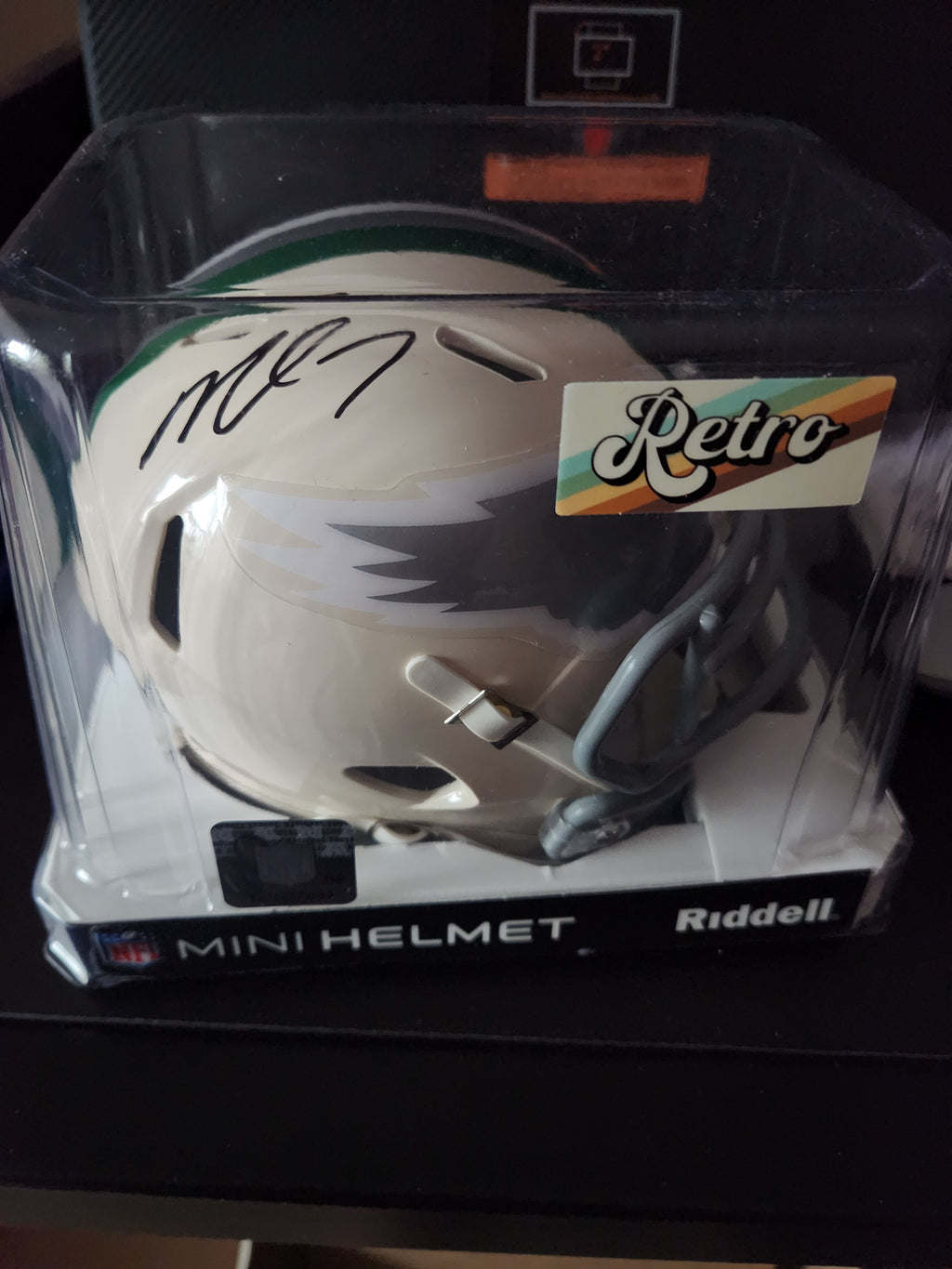 Mike Vick Autographed Philadelphia Eagles Retro Mini Helmet – Beckett Certified