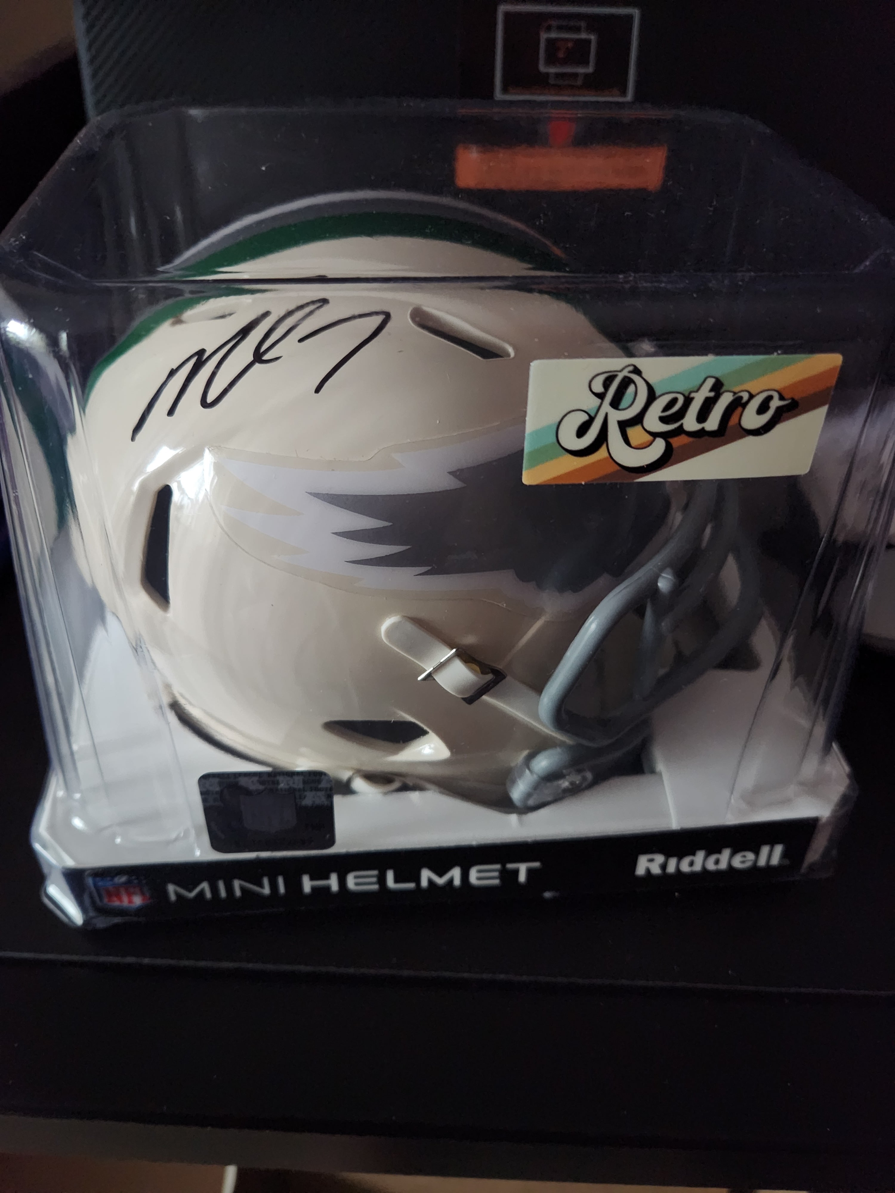 Mike Vick Autographed Philadelphia Eagles Retro Mini Helmet – Beckett Certified