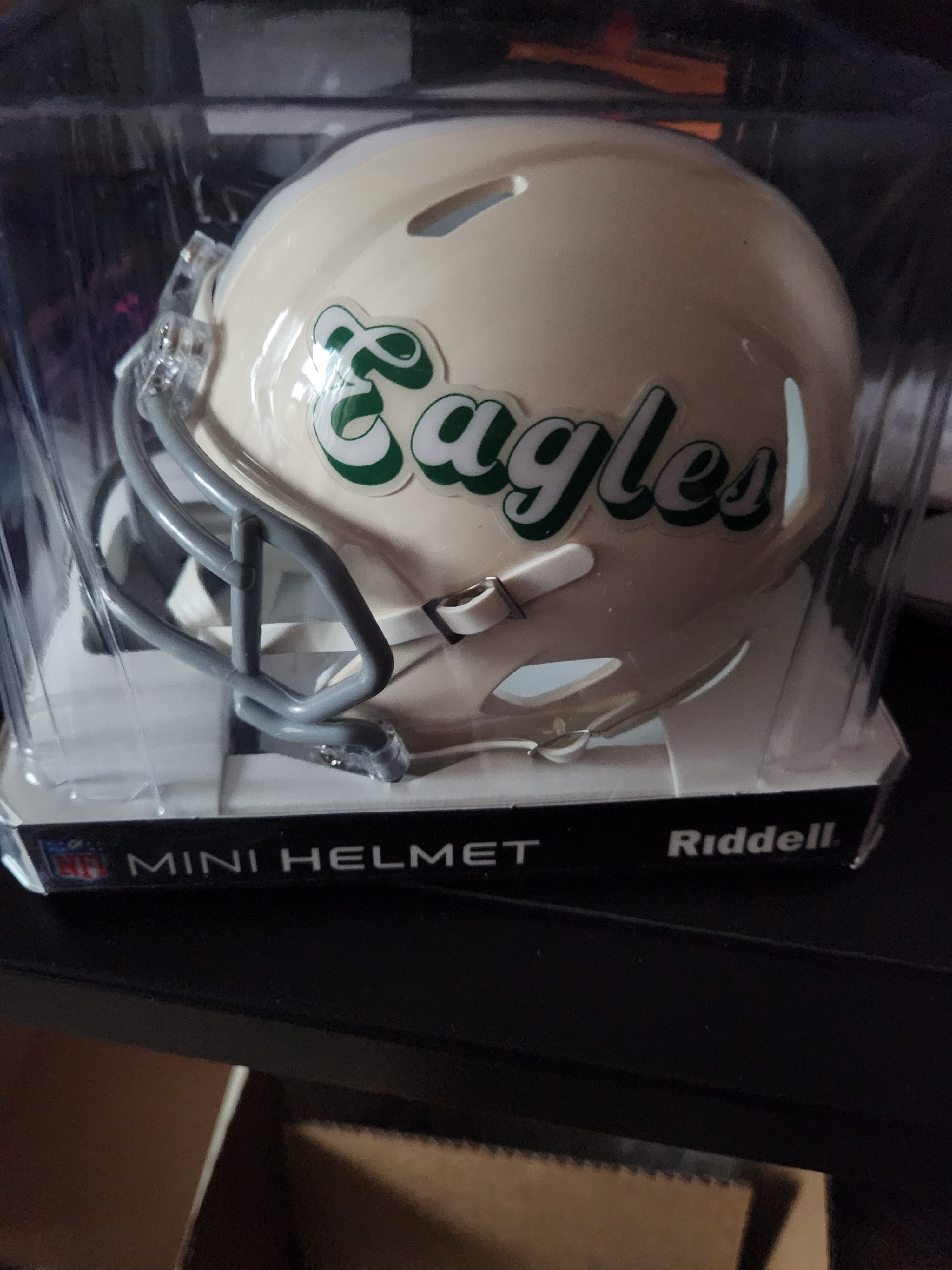 Mike Vick Autographed Philadelphia Eagles Retro Mini Helmet – Beckett Certified